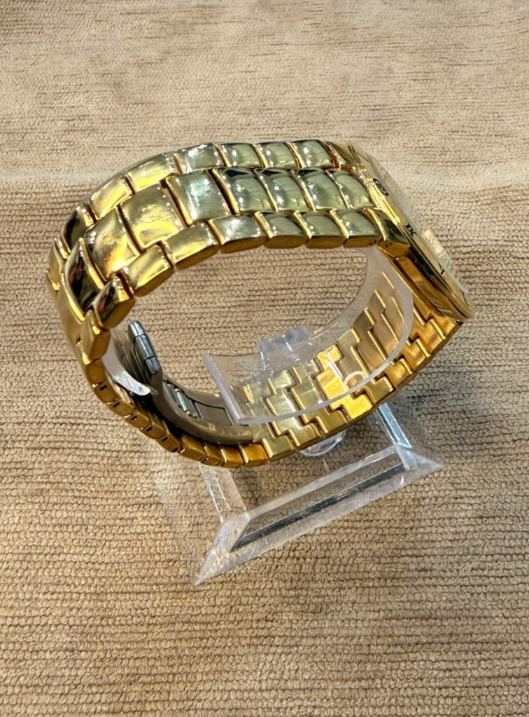Gucci 3300.2 Vintage Gold Plated Quartz Watch – Black Dial – very nice