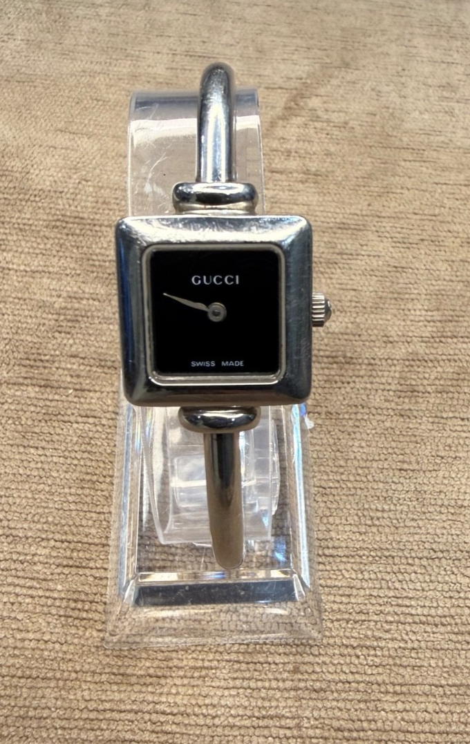 Gucci 1900L Silver Bangle SERVICED New Battery Black Dial Box Flawless
