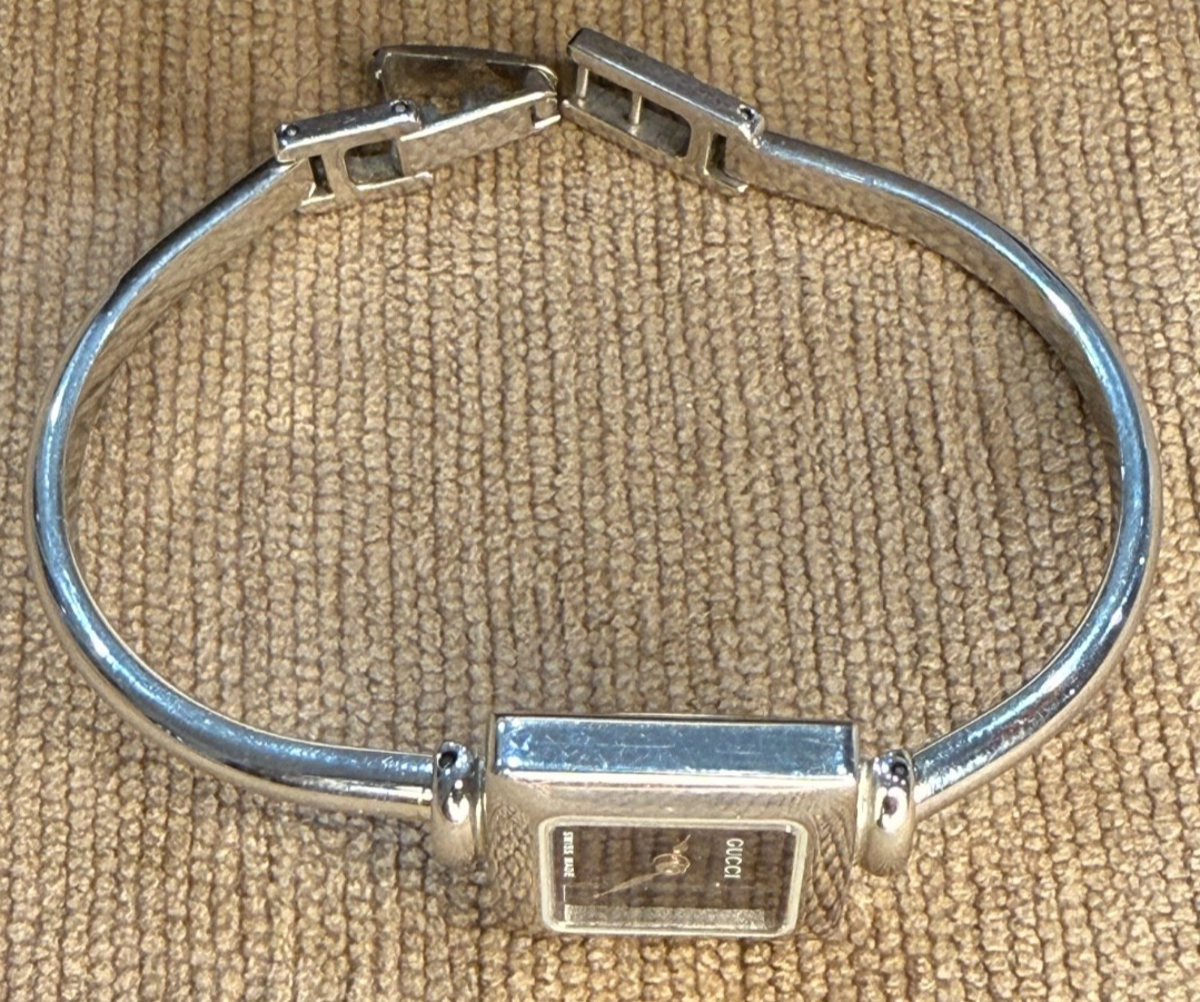 Gucci 1900L Silver Bangle SERVICED New Battery Black Dial Box Flawless